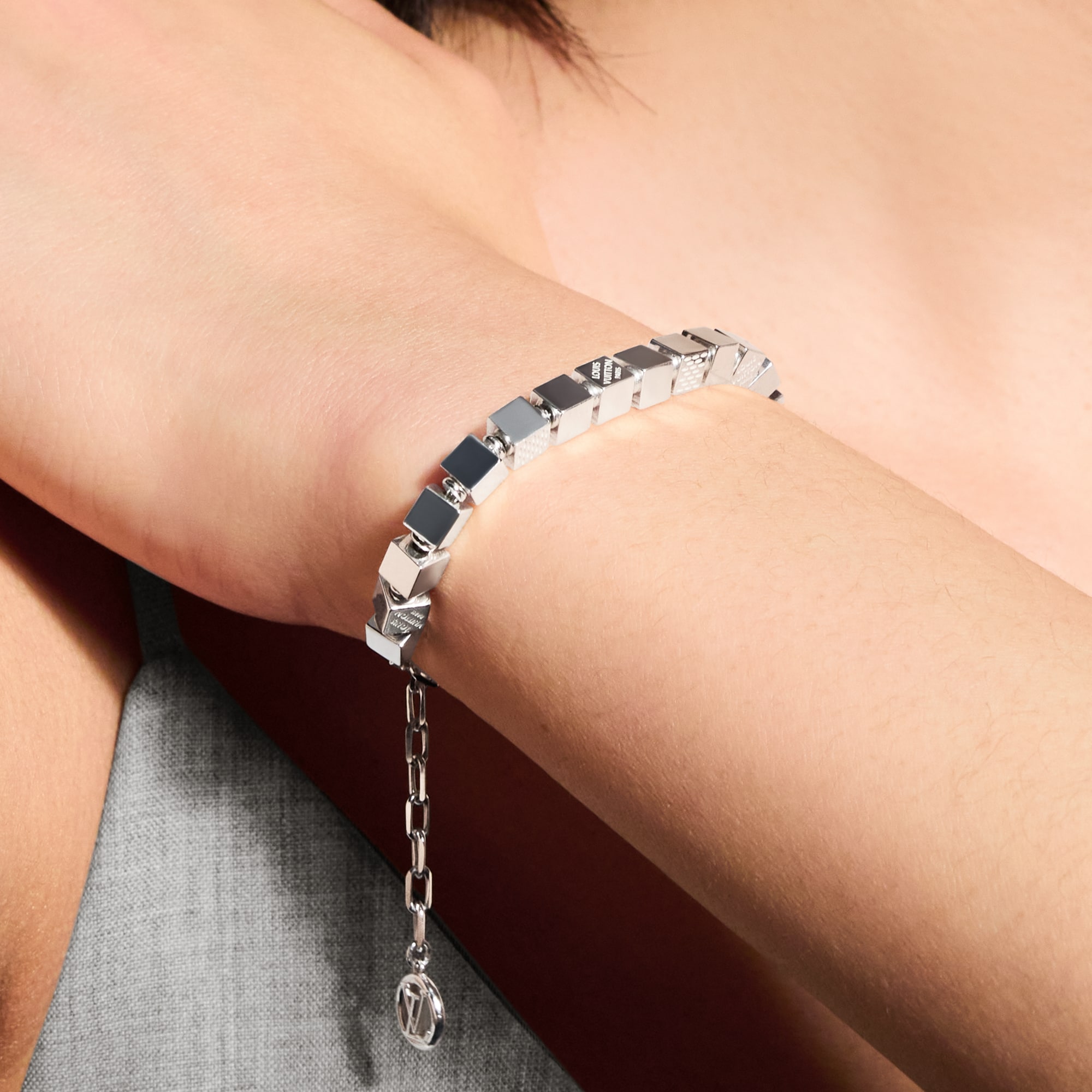 LV Cube Bracelet Silver S00 - Fashion Jewellery | LOUIS VUITTON